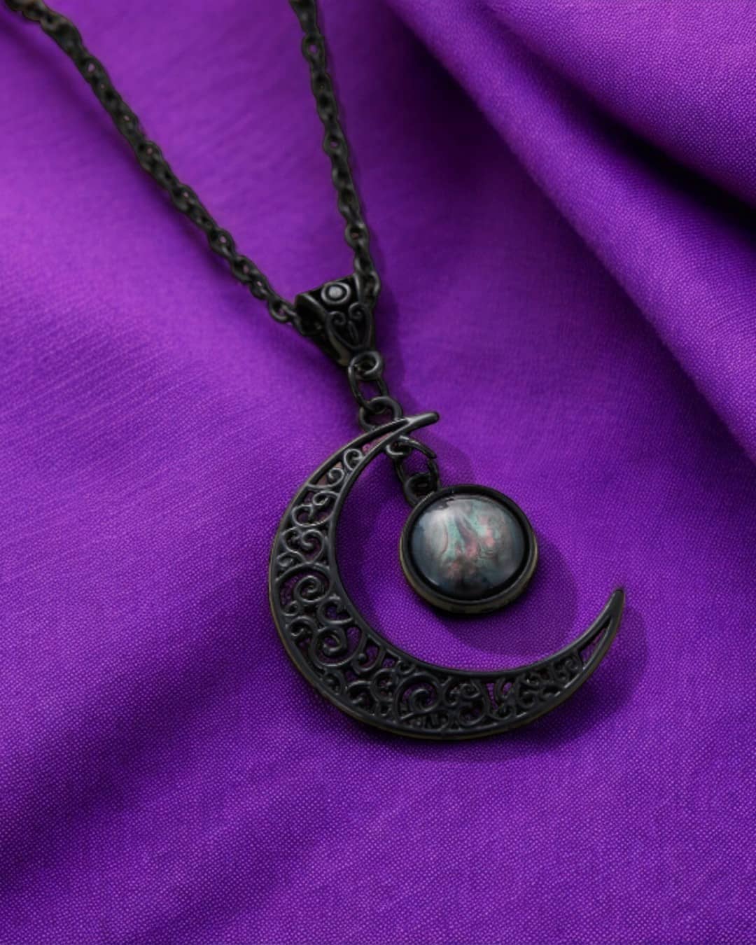 Veikwalker Necklace